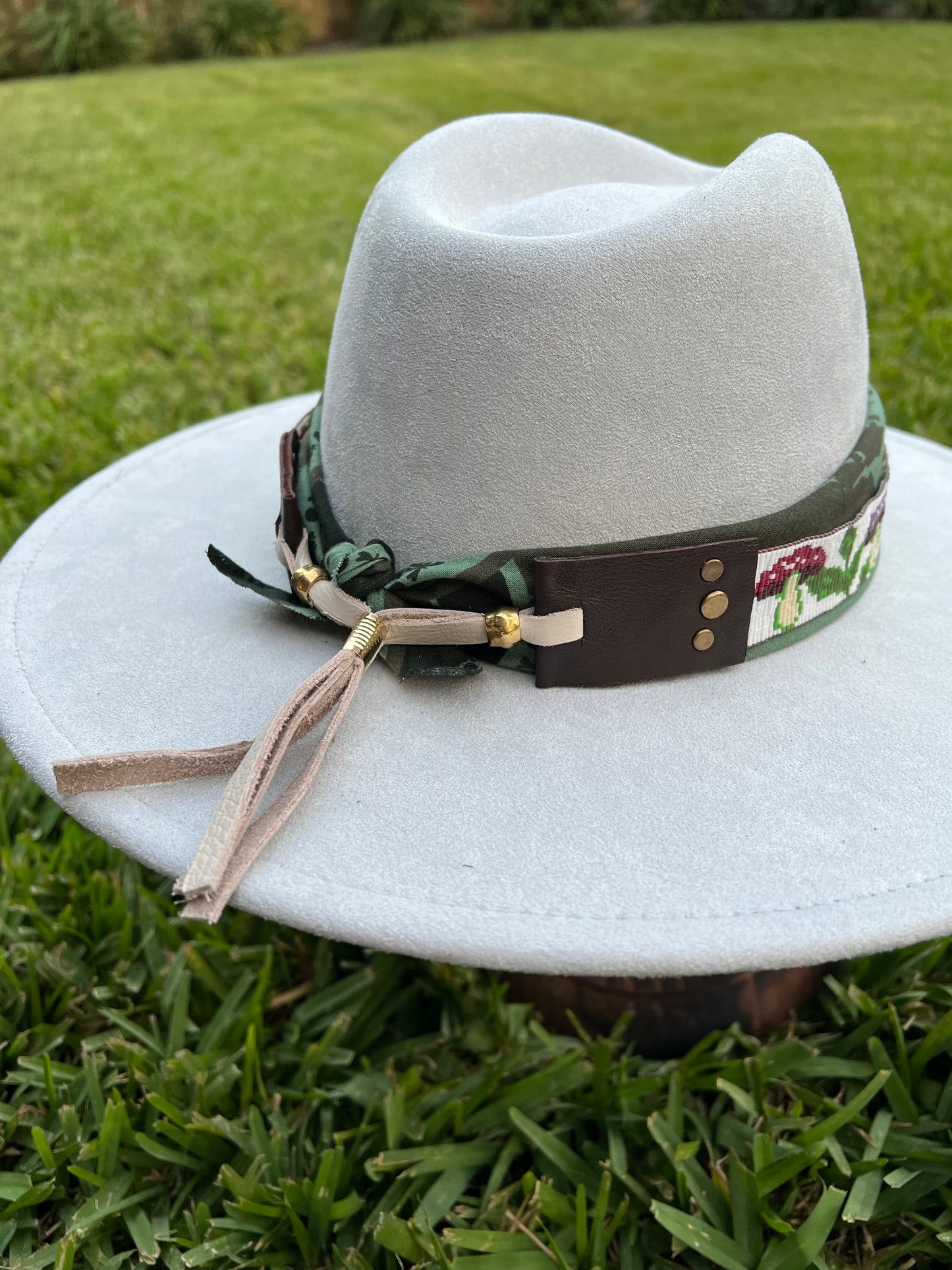 Mushroom hat band