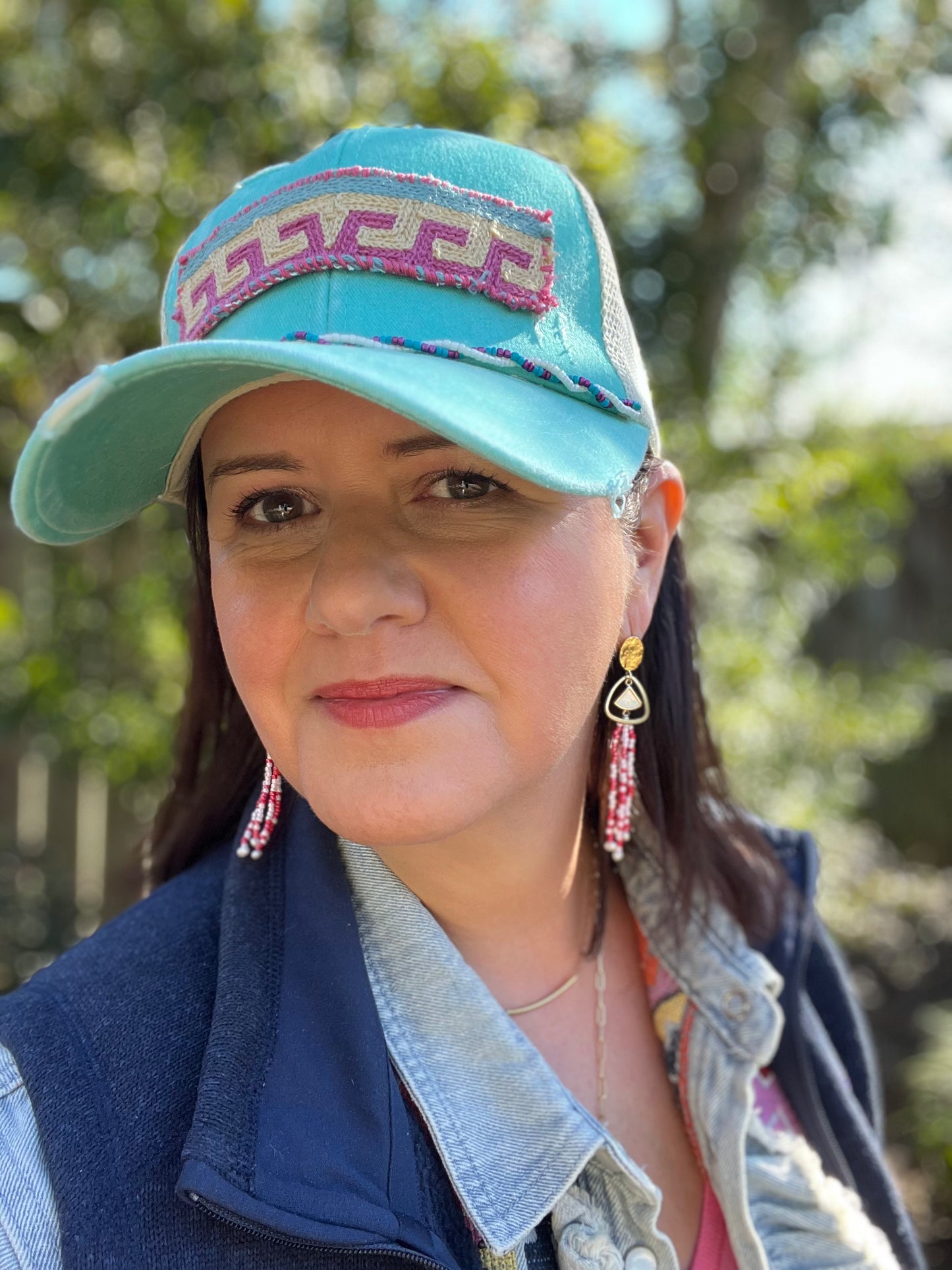 Turquoise waves trucker